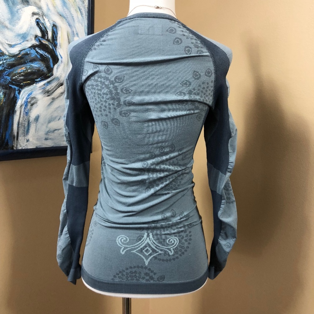 Athleta Seamless Long Sleeve - Picture 3 of 7